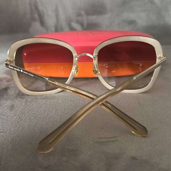 Kate Spade Sunglasses!!! ❤️😎❤️ - Picture 4 of 9
